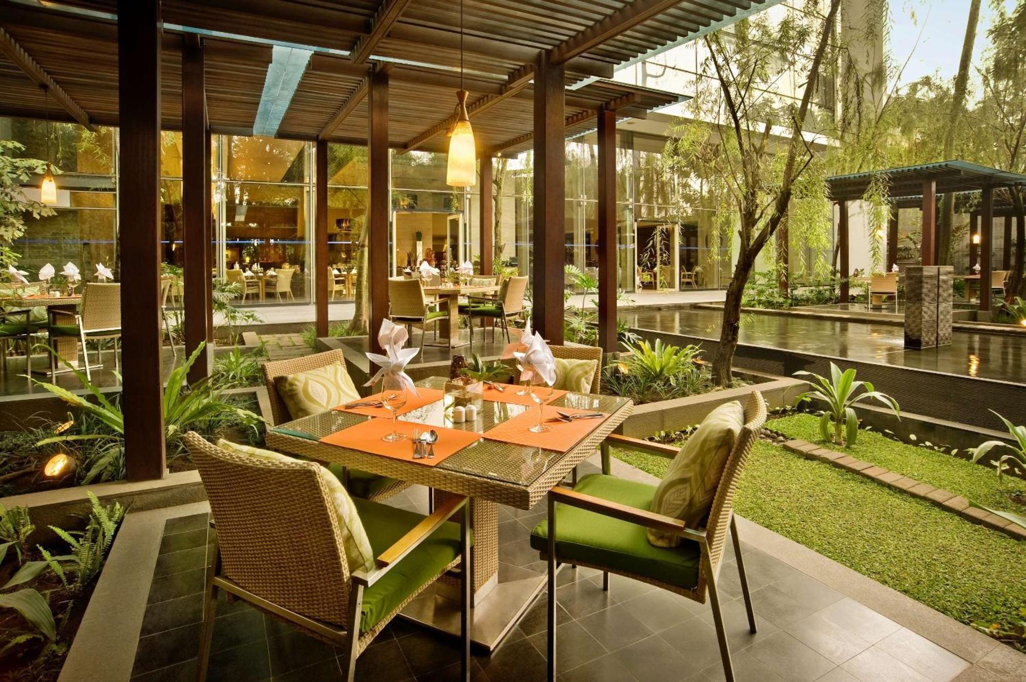 Hilton Bandung Hotel Eksteriør billede